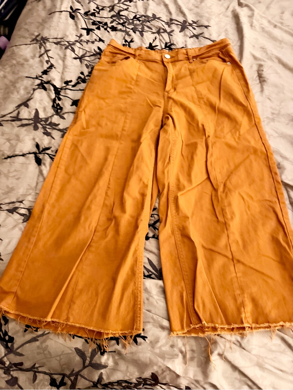 Amazon Essentials High-Waisted Wide-Leg Crop Pants in Mustard Yellow - 14/16